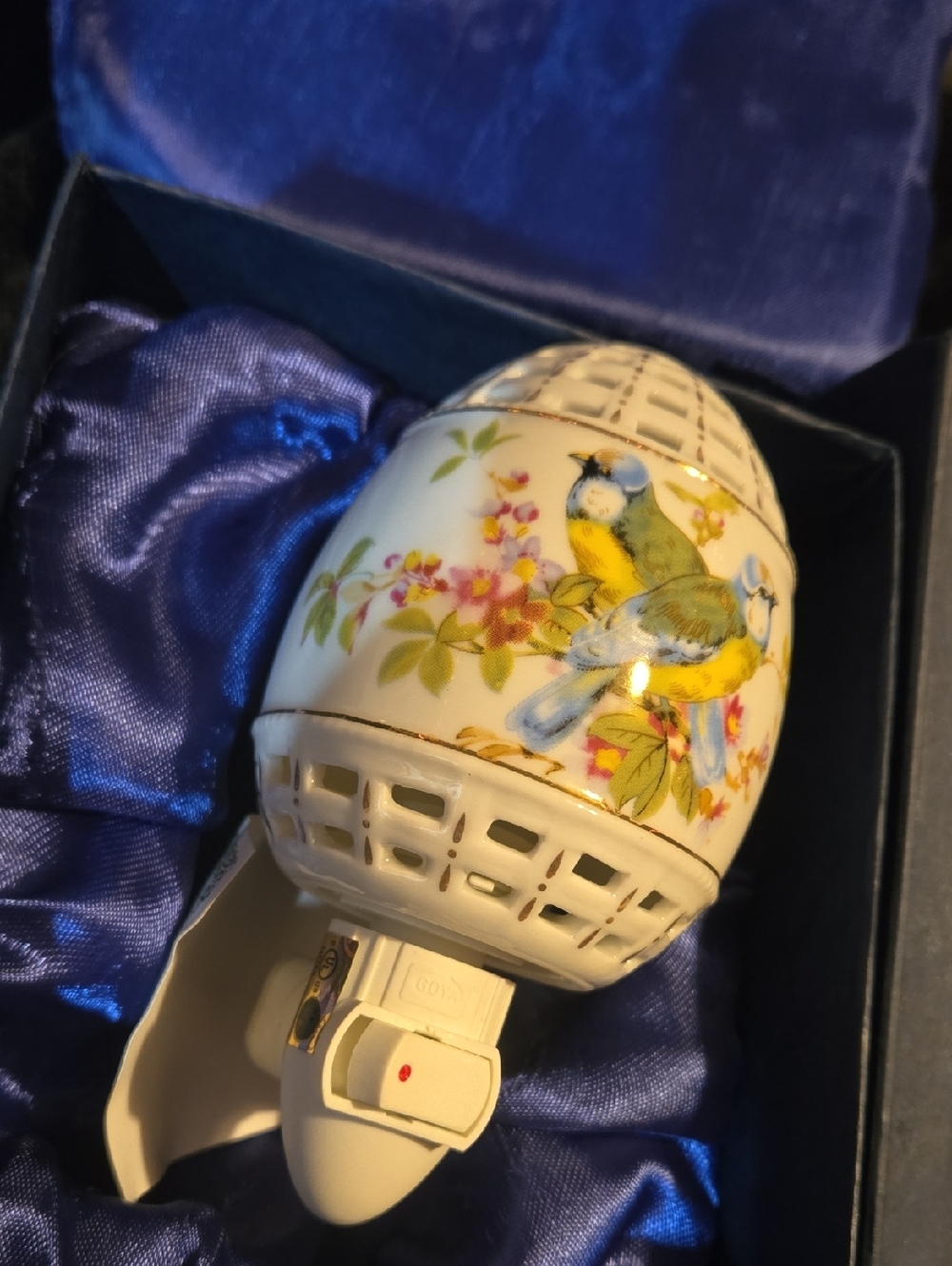 Sorelle Porcelain Bird Night Light - White with Yellow & Blue Bird Motif